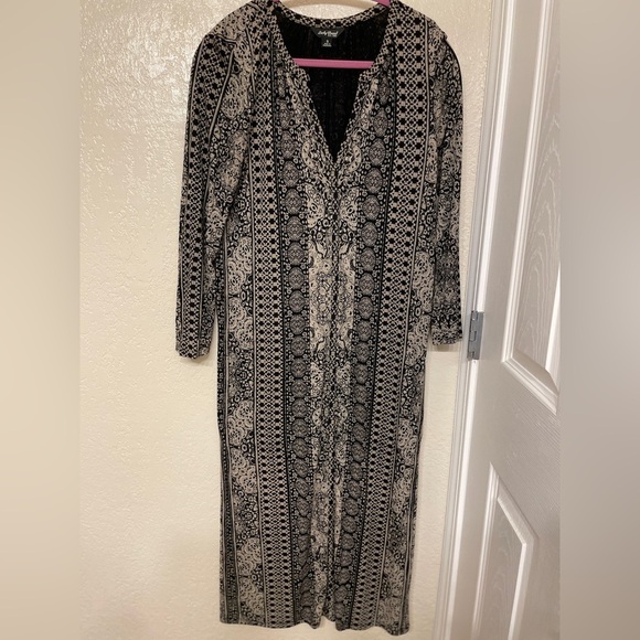 Lucky Brand Dresses & Skirts - Lucky Brand Black Tan Midi Long Slv V neck Dress Pockets Tribal Boho Festival S